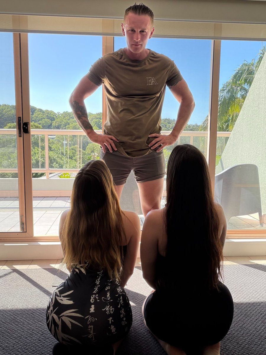 SmallFox699's tweet photo. What a lucky man @JasstrongXXX is to have both myself and @sashagonewild  on our knees 🥵😍 https://t.co/cG3jooCgYu