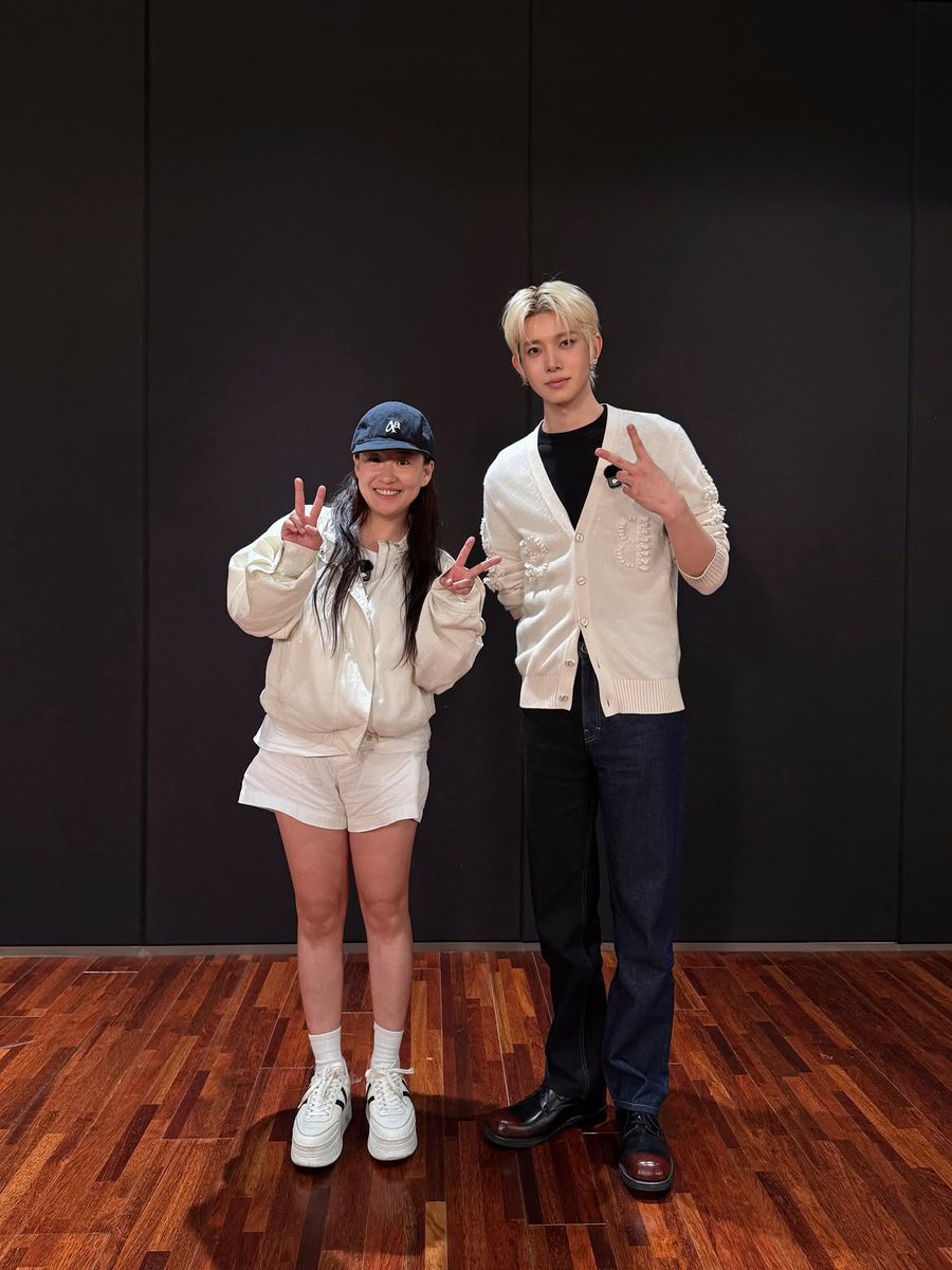 myevxn's tweet photo. sometimes i forget that heeseung is a literal giant… https://t.co/R9JyNBKKq6