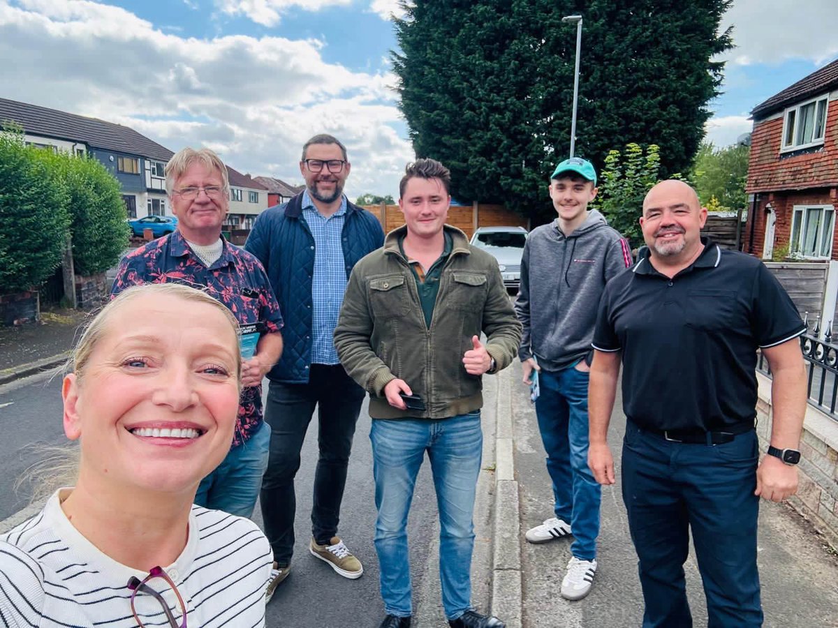 elad_hcaz's tweet photo. We had a great day campaigning in Droylsden, Tameside with our GM Mayor candidate, Sian Astley.

Reform are the only party across Greater Manchester who can realistically deliver real change.

Greater Manchester needs Reform🇬🇧 https://t.co/Bd4sE1NZUc