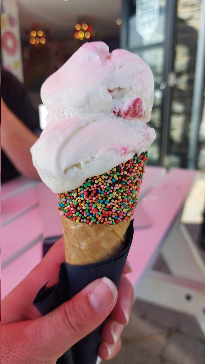 SusanComerie's tweet photo. And. Some more random pics taken whilst still in #Barmouth on Sunday 28.06.2026 spotted this Barmouth poster, couldn't resist a raspberry ripple ice cream from Knickerbockers (which wasn't nicked by any seagulls @87027wolf ๐) a seagull wanting a boat ride & another little birdie https://t.co/llDi9ykASw
