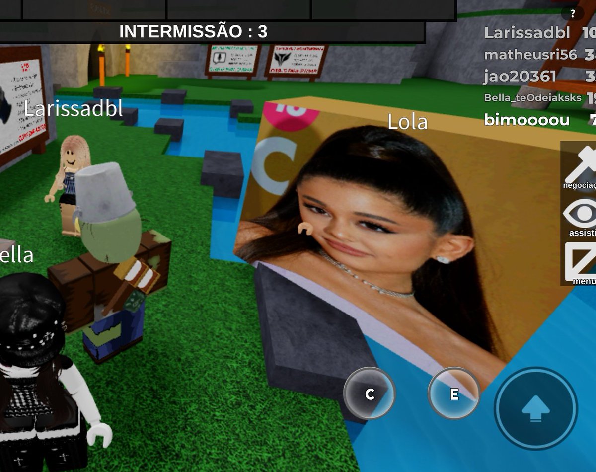 inkbimou's tweet photo. Ariana what are you doing here? https://t.co/lWUwaDrBSI