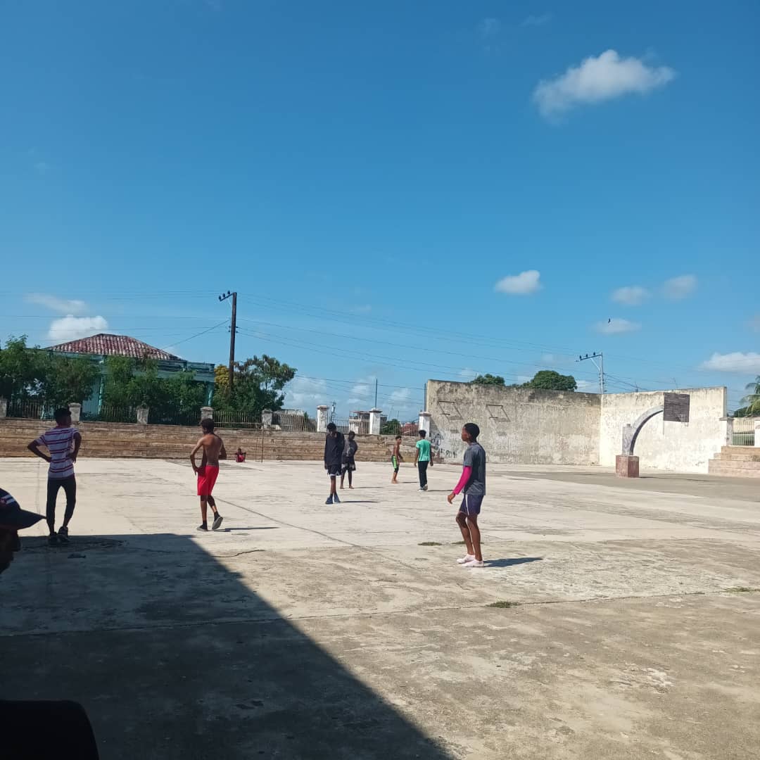 Norexy558582's tweet photo. Los juegos deportivos escolares desde Guantánamo, 🏋️🤼👯🤾
#INDER 
#CubaEsRevolución https://t.co/RxDRYlGFWr