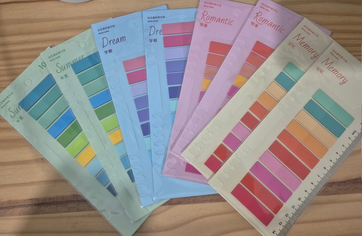 marissbooks's tweet photo. Comprei muitos marcadores de páginas (exagerei um pouco kkkkk) e um marcador de livro lindinho demais https://t.co/r118qJoPPE