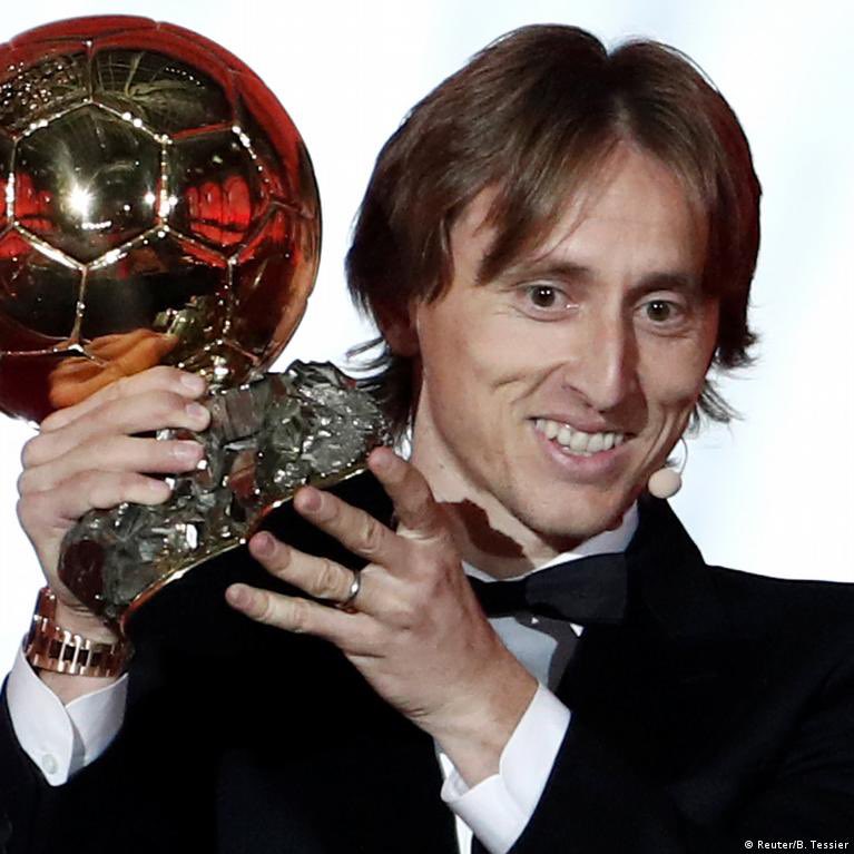 KUSH23TV_'s tweet photo. Luke Modric is the greatest midfielder of all-time. At the age of 40 to be playing at the highest level, NO ONE can chat to him. We won’t ever see a midfielder like him. Had he played for Spain or France, no one would argue his status as the greatest. https://t.co/ze6gNBp9DM