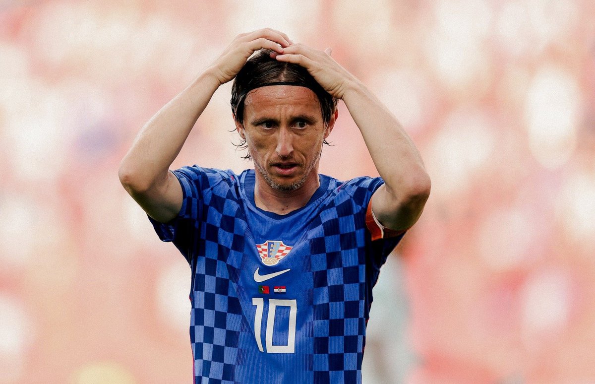 giraltpablo's tweet photo. La despedida de un grande. Luka Modrić disputó su último partido en una Copa del Mundo. Leyenda https://t.co/Ev0EtVEPMK
