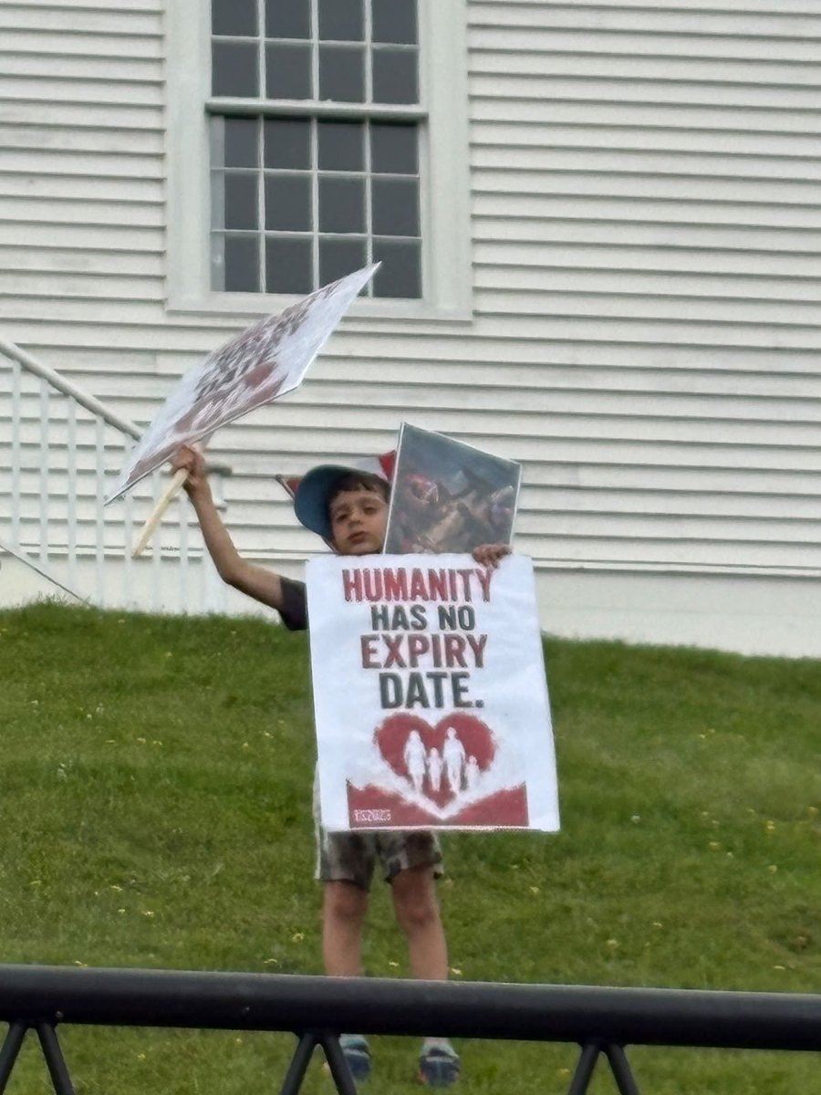 MEBirsen's tweet photo. Who will tell today's Canadian toddlers that Canada rejected them and their families?We are 7k hardworking, lawabiding professionals who only ask for asimple work permit extension to complete our legal PR process.Please hear our voice. @AnitaAnandMP #ExtendTS2023 #FrozenforCanada https://t.co/PqtkDPlsmS