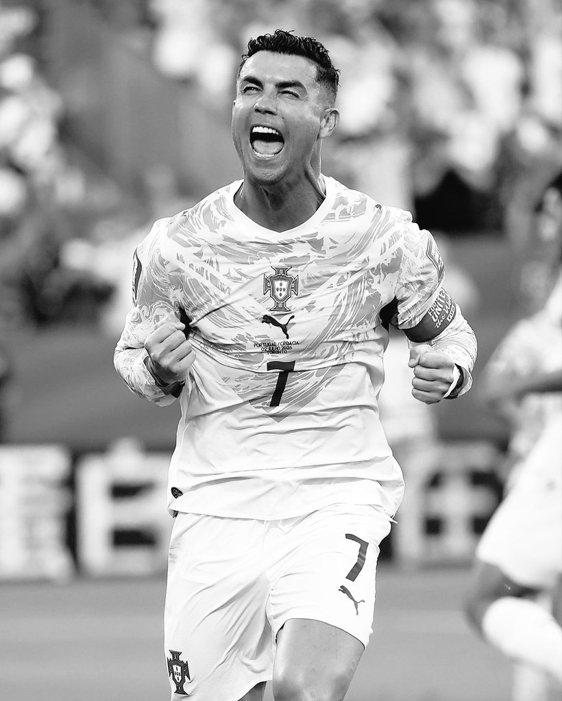TermitoBostero's tweet photo. Le tuvieron que regalar un penal para que pueda hacer un gol en fase eliminatoria de un mundial😭😭😭😭😭😭 https://t.co/DugyLmJ264