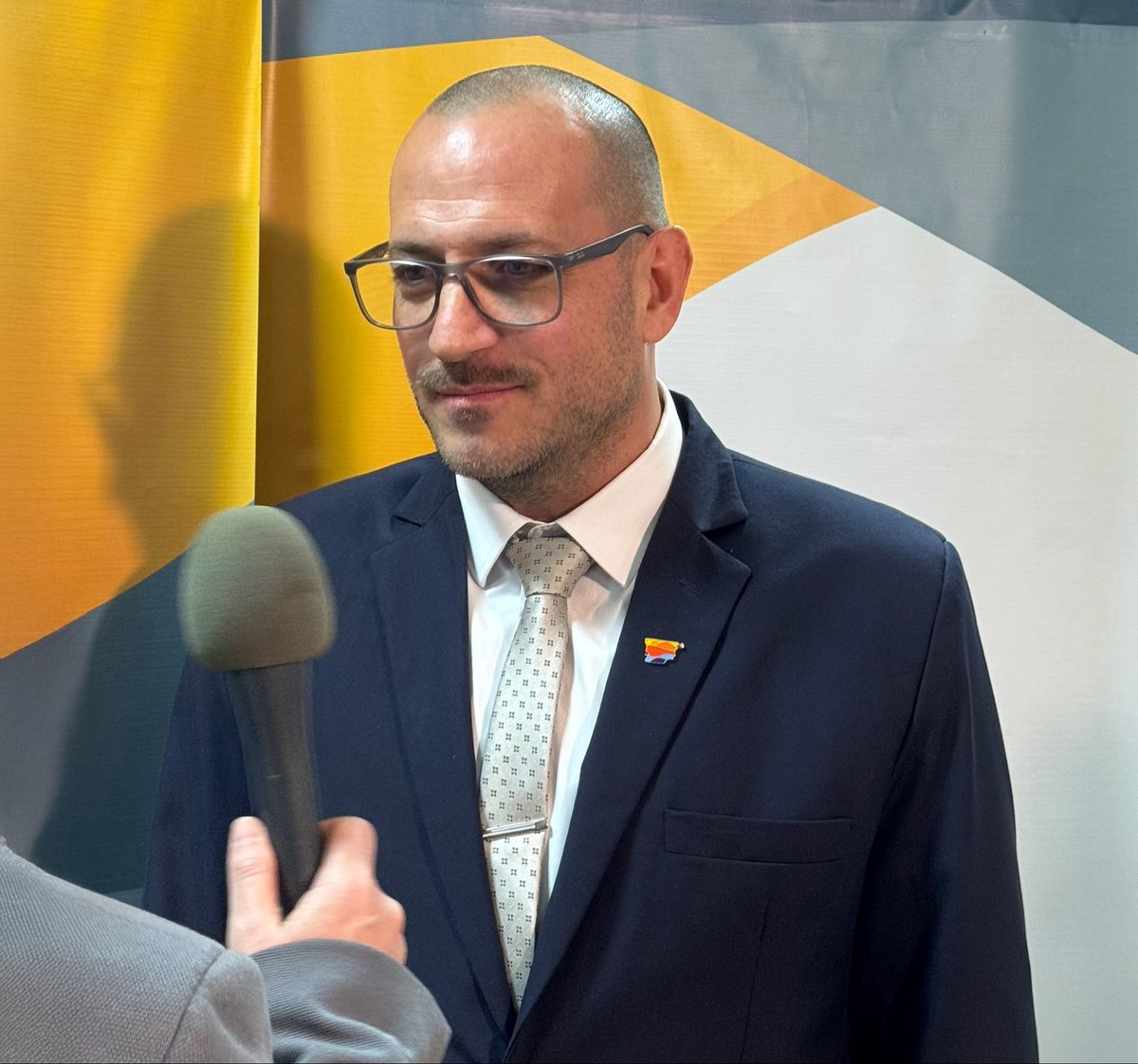 DanielHollmann5's tweet photo. SESIÓN ORDINARIA 

En la sesión del 02 de julio se aprobó: 

✅Proyecto de Ley General N° 070/2026, por el cual se establece un régimen transitorio de alivio fiscal para las actividades de la construcción.

✅Proyecto de Ley General N° 078/2026, presentado por el Poder Ejecutivo, por el cual se establece un Régimen de Exenciones Impositivas para refinanciación de deudas y contratos de locación de inmuebles con destino habitacional.

✅Proyecto de Ley General N° 080/2026, por el cual se aprueba Acta Acuerdo con la empresa YPF S.A.