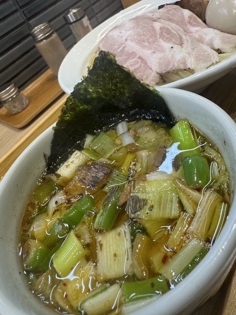 ⭕️今週末までのお値段‼️希少　万年青　関羽 🍜🐽🐯🎶 わんぱく♡圭佑(ˊo̴̶̷̤ꑣo̴̶̷̤ˋ)ﾔｧｰﾊｧｰ