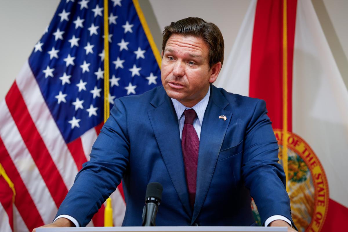 nypost's tweet photo. Illegal migrants banned from being admitted to Florida public universities, state board rules https://t.co/cgflc94dCe https://t.co/4B69SFul4o