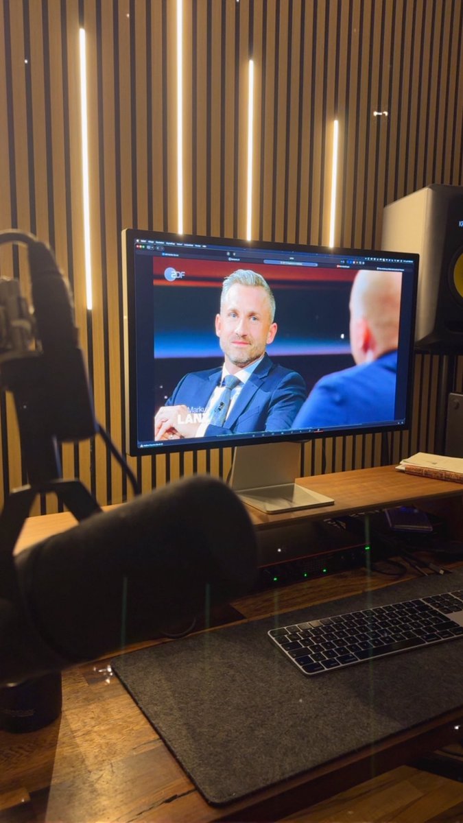 dersimonkaupert's tweet photo. Heute neue #Lanz-Staffel BRD-Entblößung auf GEZ-ZDF, die Story: 

System-Moderator, System-Journalist und System-Wirtschaftsexpertin beißen sich mit dummen Fragen und realitätsfernen Unterstellungen ihre Zähne an einem zukünftigen Ministerpräsidenten aus, inkl. Happy End. 

Empfehlung!