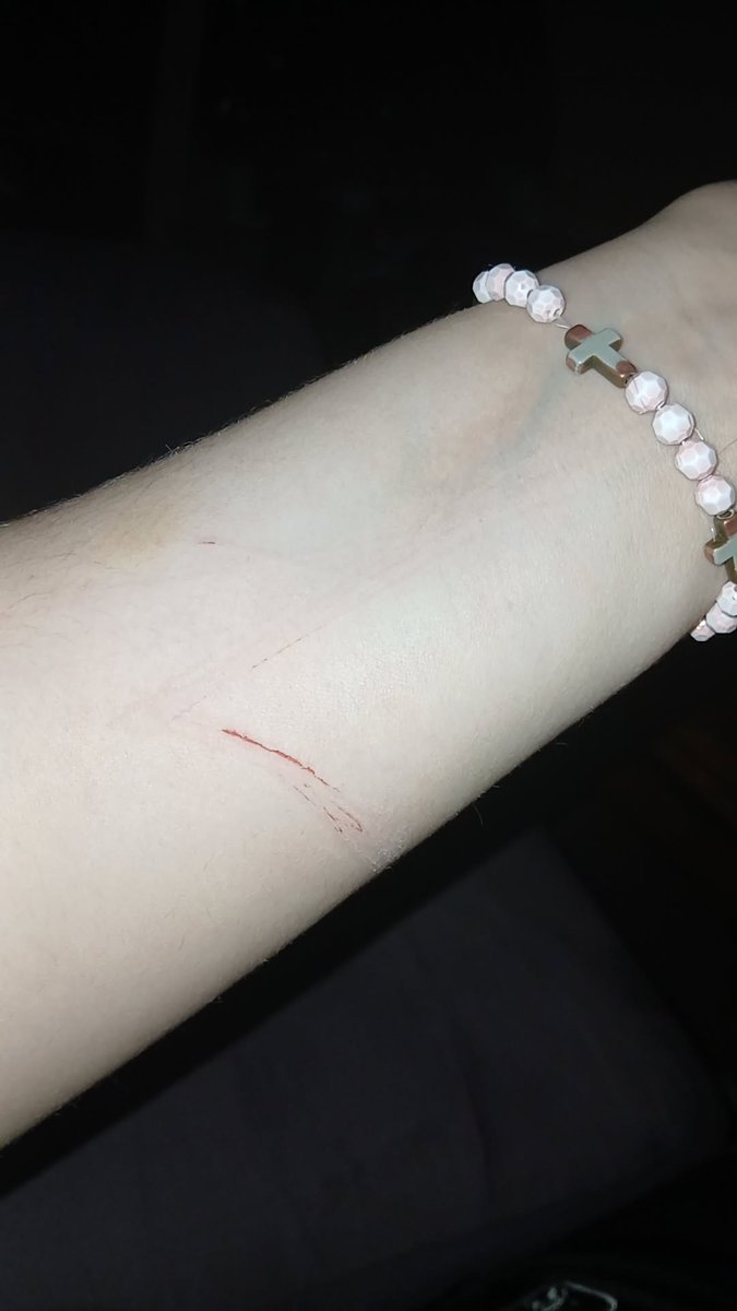 growlserm's tweet photo. Lowkey how do people go deeper than this... the sight when im doing it lowkey makes me wanna puke but like I need to do it guys 🥹
SFX, fake everything 🫰🏻
#shrtwt #shtwt https://t.co/fys0hCgCz3