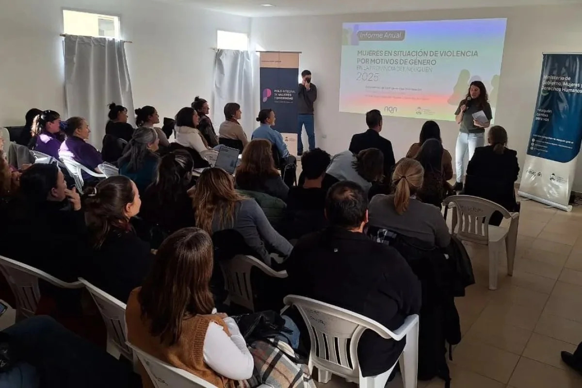 alerta_digital_'s tweet photo. Violencia de Género: más de 12500 mujeres registraron denuncias en Neuquén: La Secretaría de Mujeres y Diversidad del gobierno de la Provincia redactó un documento que detalla las situaciones de violencia de género… https://t.co/zVD2O3KBeY #Noticias #Neuquen #AlertaDigital https://t.co/wIcitgnHUk