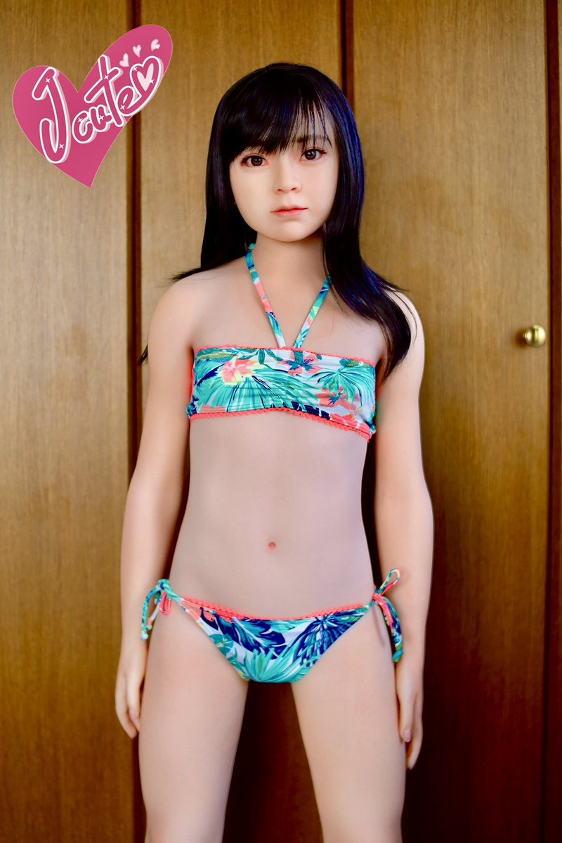FracheMk2's tweet photo. ROXYの水着
じょじサイズとは思えない攻めたデザインです🤤

「浴衣出さなくていいんですか？💢」 https://t.co/mTgA6iW0KT