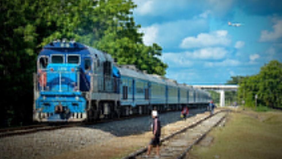 DpTransporte's tweet photo. 🚂 El @MitransCuba informó la programación de trenes nacionales extras en la primera quincena de julio, con el objetivo de trasladar hacia sus provincias orientales a estudiantes y profesores que permanecieron durante un tiempo prolongado en la capital. #TransporteCuba https://t.co/dDII4ck8yo