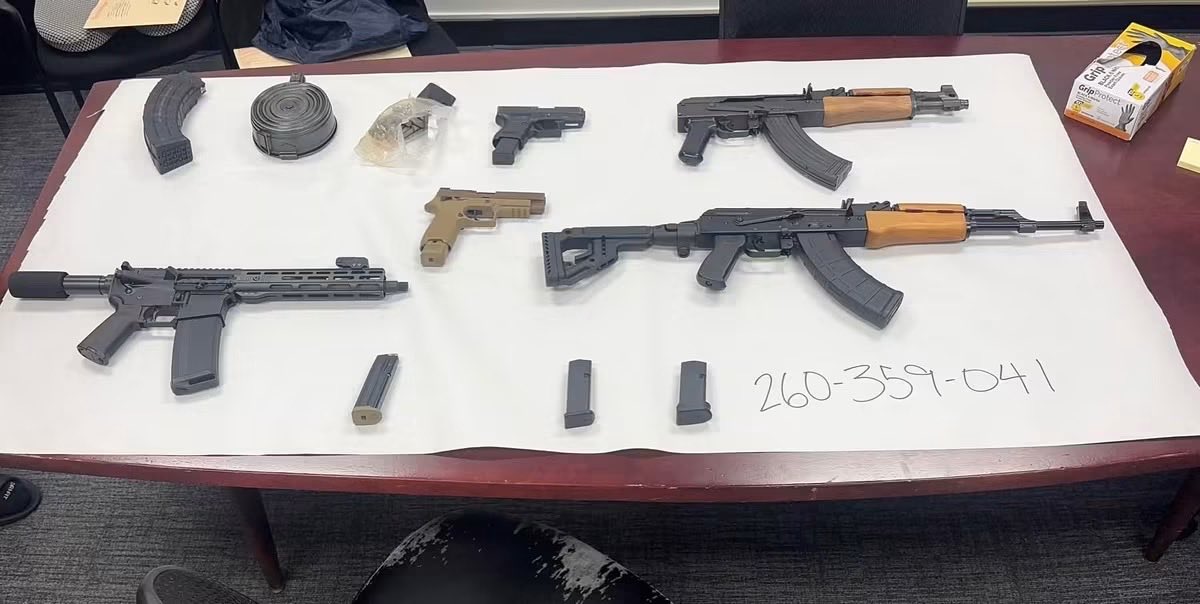 henrykleeKTVU's tweet photo. UPDATE: Alleged SF gang member Cameron Haynes,21; &amp; Lavar Kent,19,now charged by @ContraCostaDA,along w/Terry Franklin Jr.,29; Eric Howard,18; &amp; Teric Howard,21, w/conspiracy, robbery &amp; gang enhancement in smash-and-grab at @banterbyppagoda #SunvalleyMall, per @ConcordPD_CA @SFPD https://t.co/okzK5AHtII
