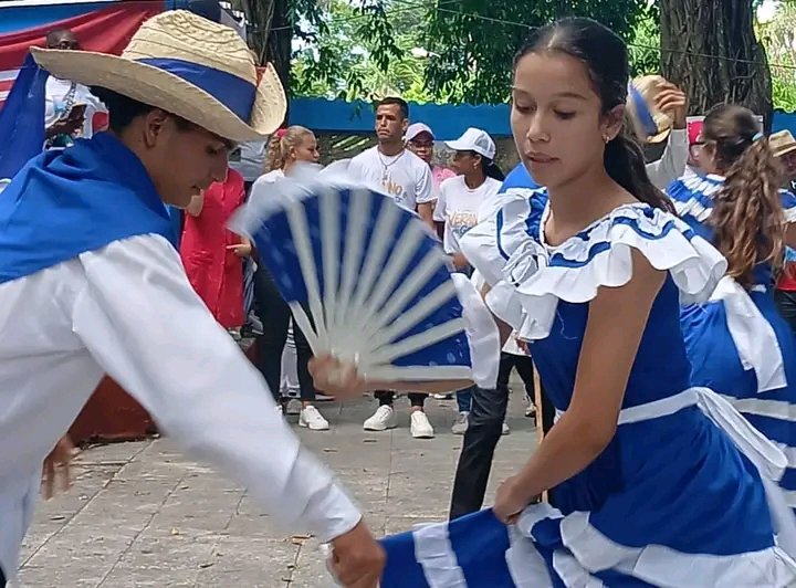 YelineRuizB's tweet photo. Aunque no de la forma acostumbrada, ni necesaria, pero 
Inició oficialmente la etapa de verano en #CiegodeAvila. La sede  fue el municipio de #Majagua. Dónde se  baila y se triunfa. #LatirAvileño
#VeranoConGente @AlfreMene37409 @JHGcasanova @KesnelDe @CubaUpp https://t.co/7ttPfdB0py