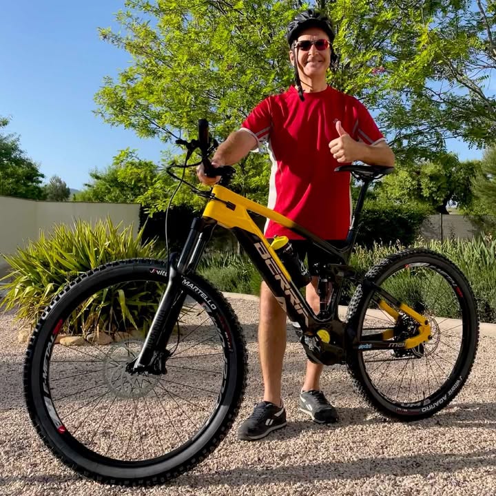 __michaellewis's tweet photo. Birthday’s 
Everyone likes receiving a ‘New Toy’ 
Especially me!!! 😉👌🏻🎁🚴‍♂️✅

#birthday #monday #gifts #cycle #dayoff #fun #chillout #newbike #exercise #celebrate #relax #cheers https://t.co/3PYBtlJCMl