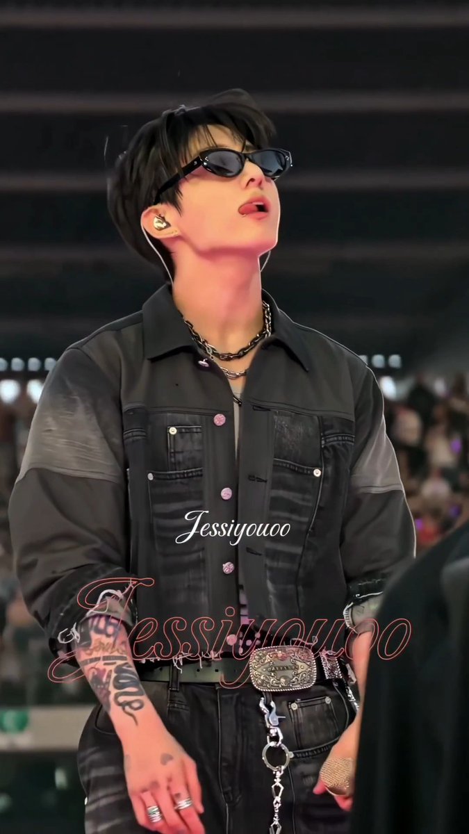 JKWAIST97's tweet photo. THE TONGUE https://t.co/sUlOjvd0pe