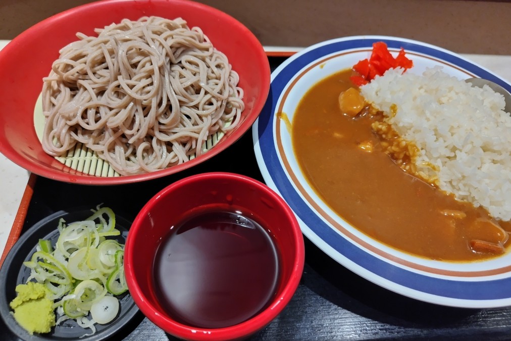 furo_sake's tweet photo. 〆は蕎麦湯
#富士そば #ダイタングループ
カレーライスセット もりそば
#チェーン飯 https://t.co/MB4zSanQc7