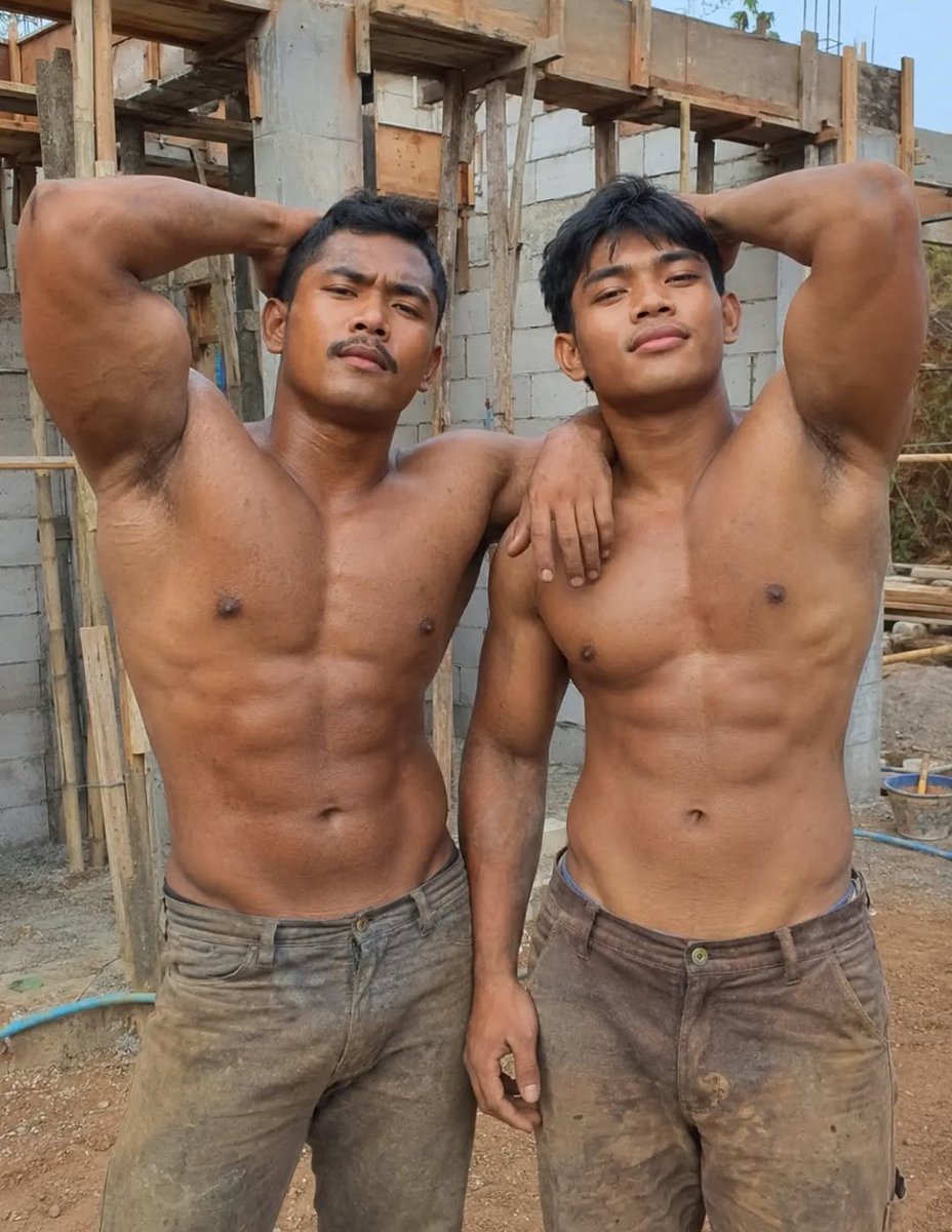 mimxlio's tweet photo. Kalian suka kuli? Menurut kalian dibanding anak gym apa kelebihan seorang kuli dibanding anak gym dari segi body? https://t.co/UtN5mpen6V