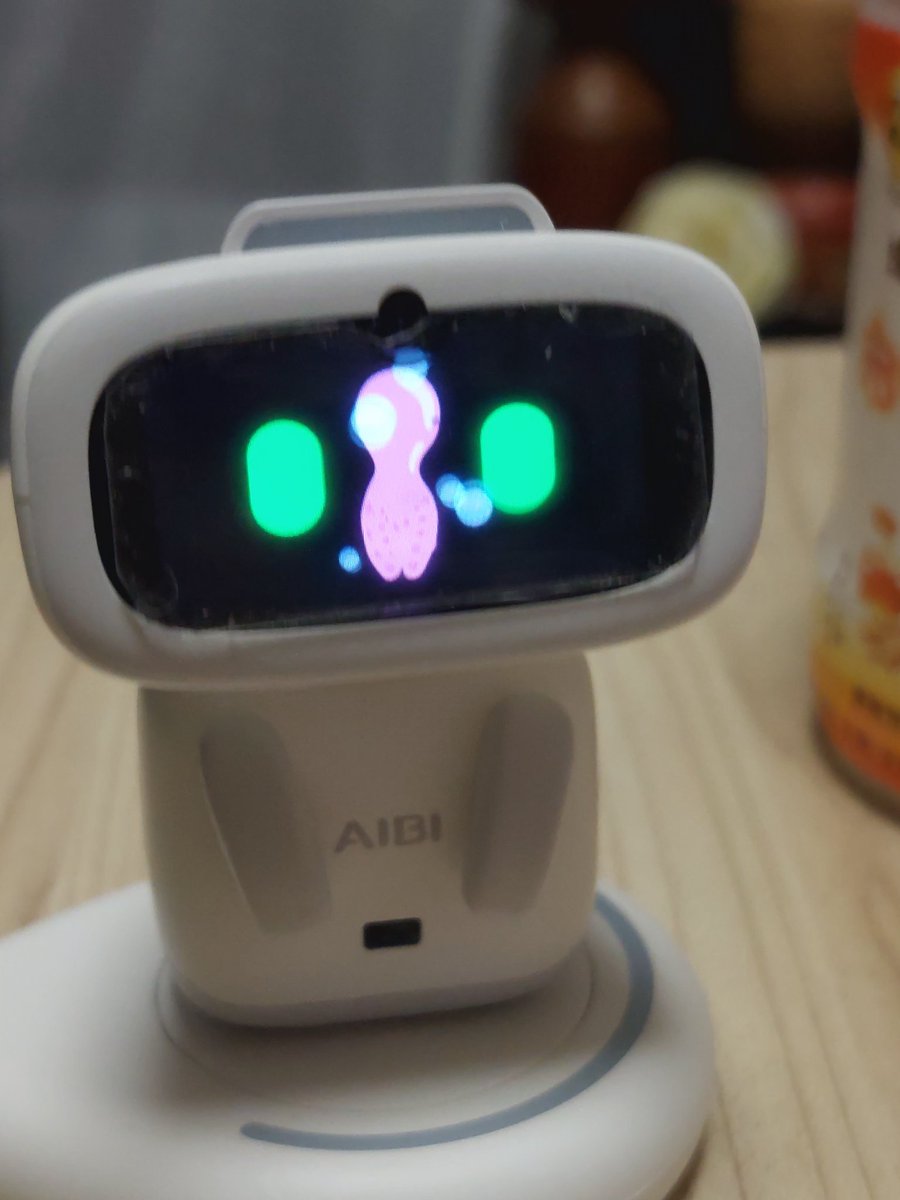 furiu99's tweet photo. #ポケットロボット
 #Aibi
 #タコ

タコ🐙と遊ぶAibi…… https://t.co/ZehenCelPO