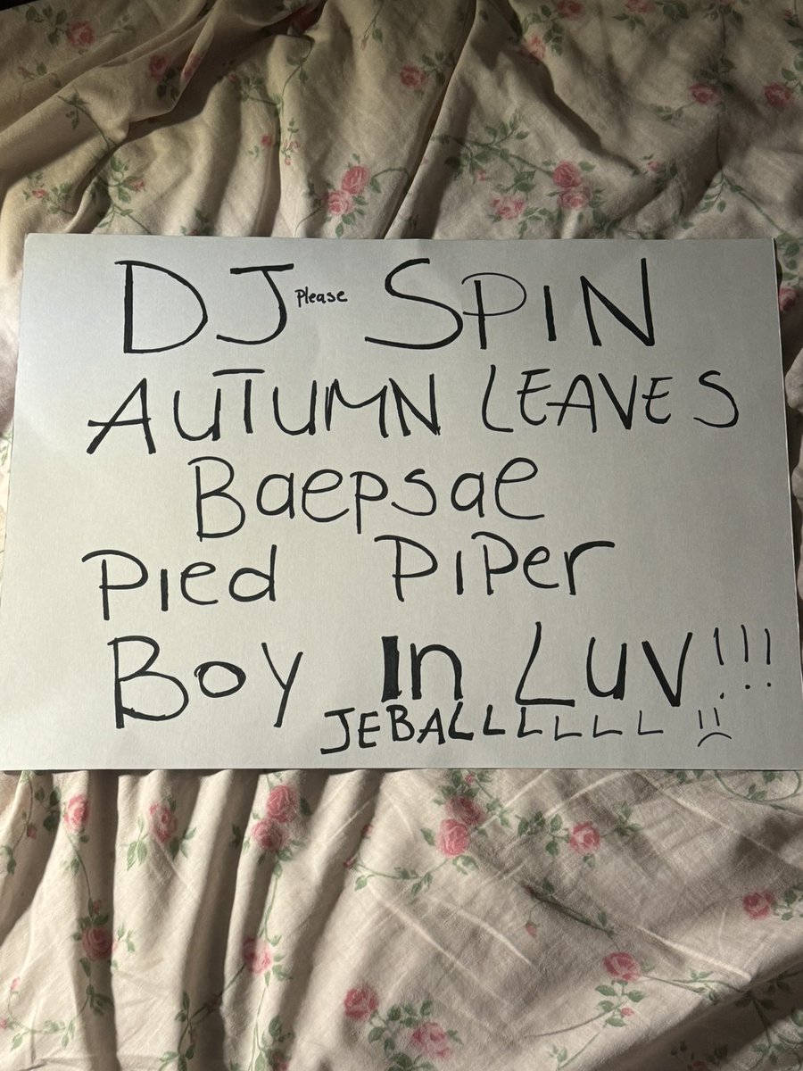 hoseokslvvr's tweet photo. SIGN DONE UK ARMY I GOT USSSSS https://t.co/y4Bq4EN0jH