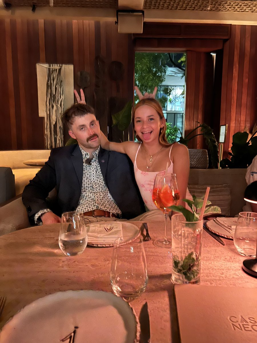TobyVegaD_'s tweet photo. Happy Birthday Devon! 🎂 https://t.co/xIS4LndAdT
