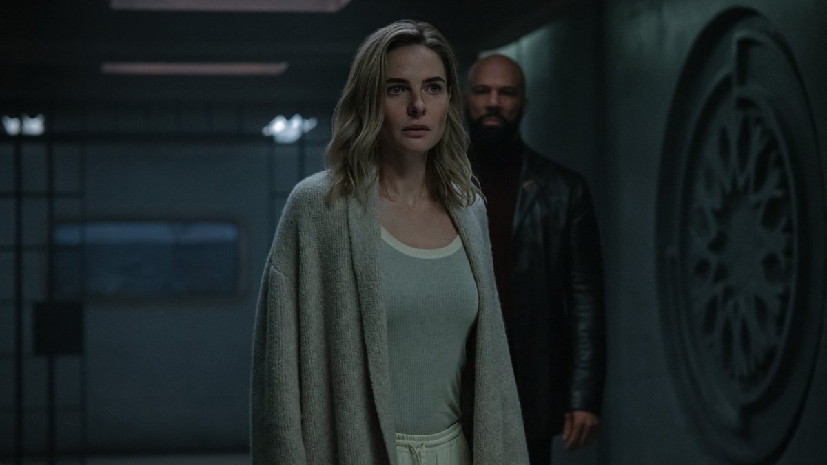 SiloSeries's tweet photo. Season 3 starts in exactly 60 minutes 🔥 https://t.co/b5BEBgYEP4