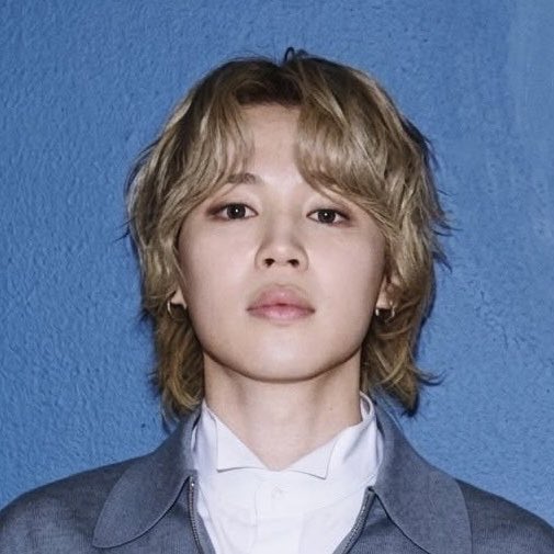 bratzlibra's tweet photo. may jimin’s hairstylist never stop giving him wavy hair. omg i’m OBSESSED. https://t.co/w8gkDpl6Ck