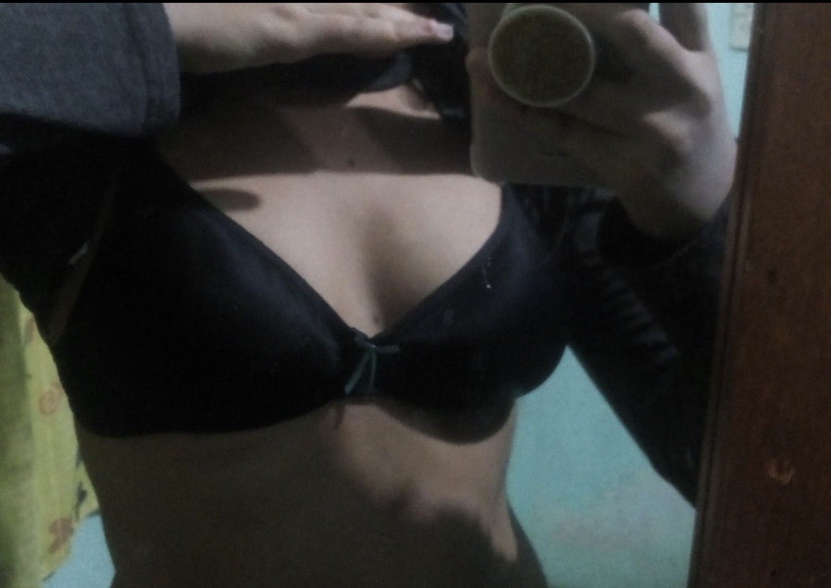 relatox69's tweet photo. Hola, a mi novia le gusta exhibirse y está buscando un dotado, si es un macho mayor mucho mejor, buscando un buen domador para su culo y sus tetas, también dice que si interactúan puedes mostrar su cara https://t.co/z1cZfHUgWi
