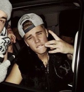 JbPurpleBeOmr's tweet photo. Same vibe (stream CARELESS so we can get the JB remix XD) https://t.co/rwmMULudHq