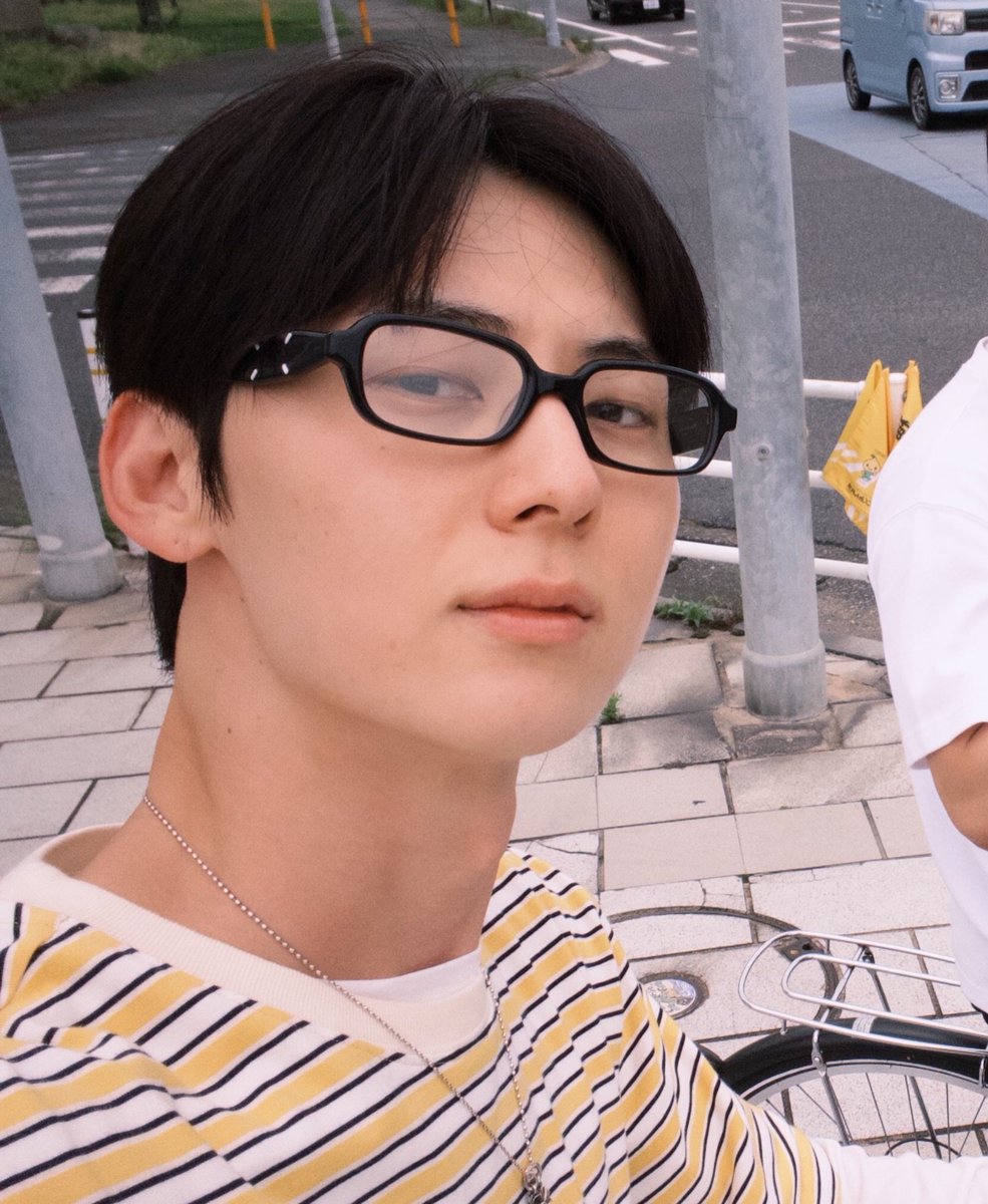 optimusthgml's tweet photo. 용피디님 인별에 황민현 🫶🏻

존잘.... https://t.co/BYPUjs8fzg