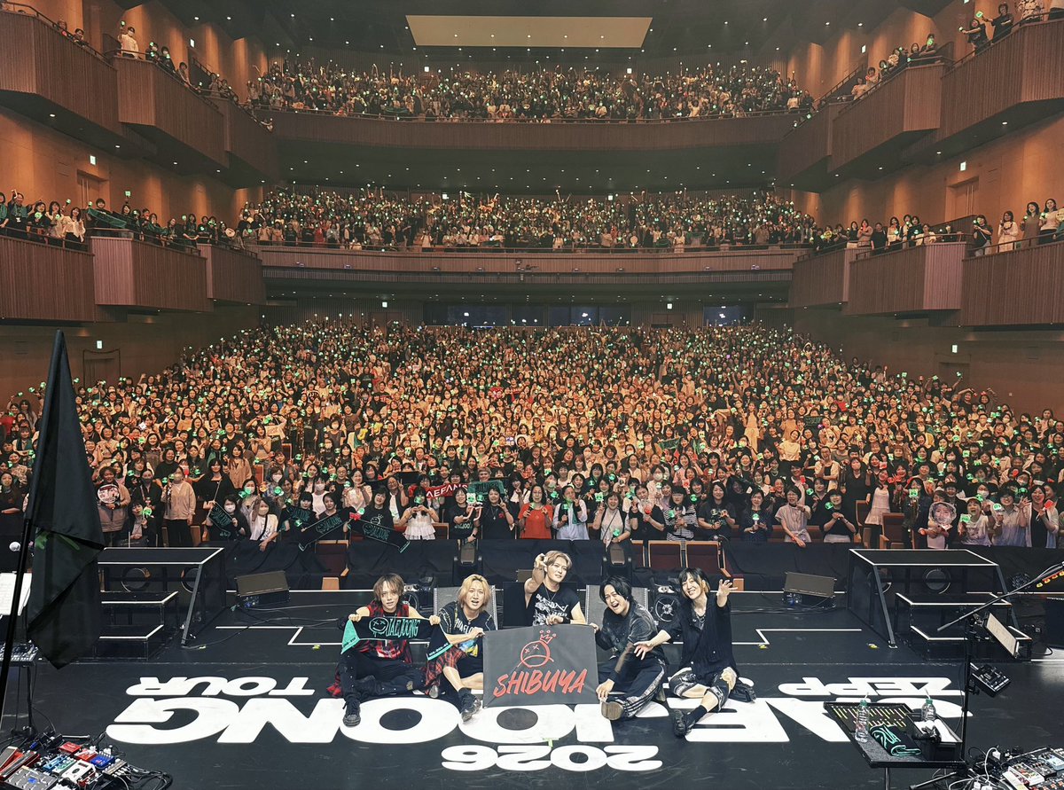 ebakohe's tweet photo. 昨日は【2026 JAEJOONG ZEPP &amp; HALL LIVE TOUR – 86% –】

LINE CUBE SHIBUYA！

ちょっと久しぶりのライブ🔥
昨日も頭ふって飛び跳ねてたくさんギター弾けた🎸
昼も夜もどちらも楽しいライブ！
夜はMC長め😂

グッズの靴下可愛くて買っちゃった🧦

#JAEJOONG #ジェジュン
#JAEJOONG_TOUR_86PERCENT https://t.co/RlmTUklGK2