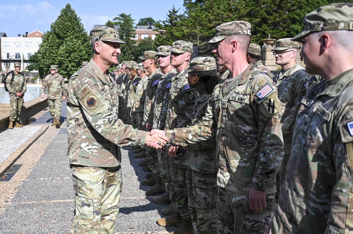 ChiefNGB's tweet photo. Thank you to our Guardsmen and your families for your service and professionalism! 

#AlwaysReadyAlwaysThere https://t.co/ngAhzjkRnt