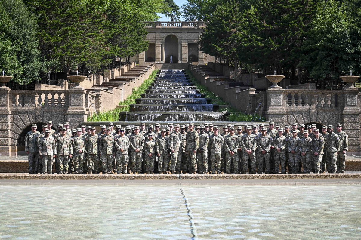 ChiefNGB's tweet photo. Thank you to our Guardsmen and your families for your service and professionalism! 

#AlwaysReadyAlwaysThere https://t.co/ngAhzjkRnt