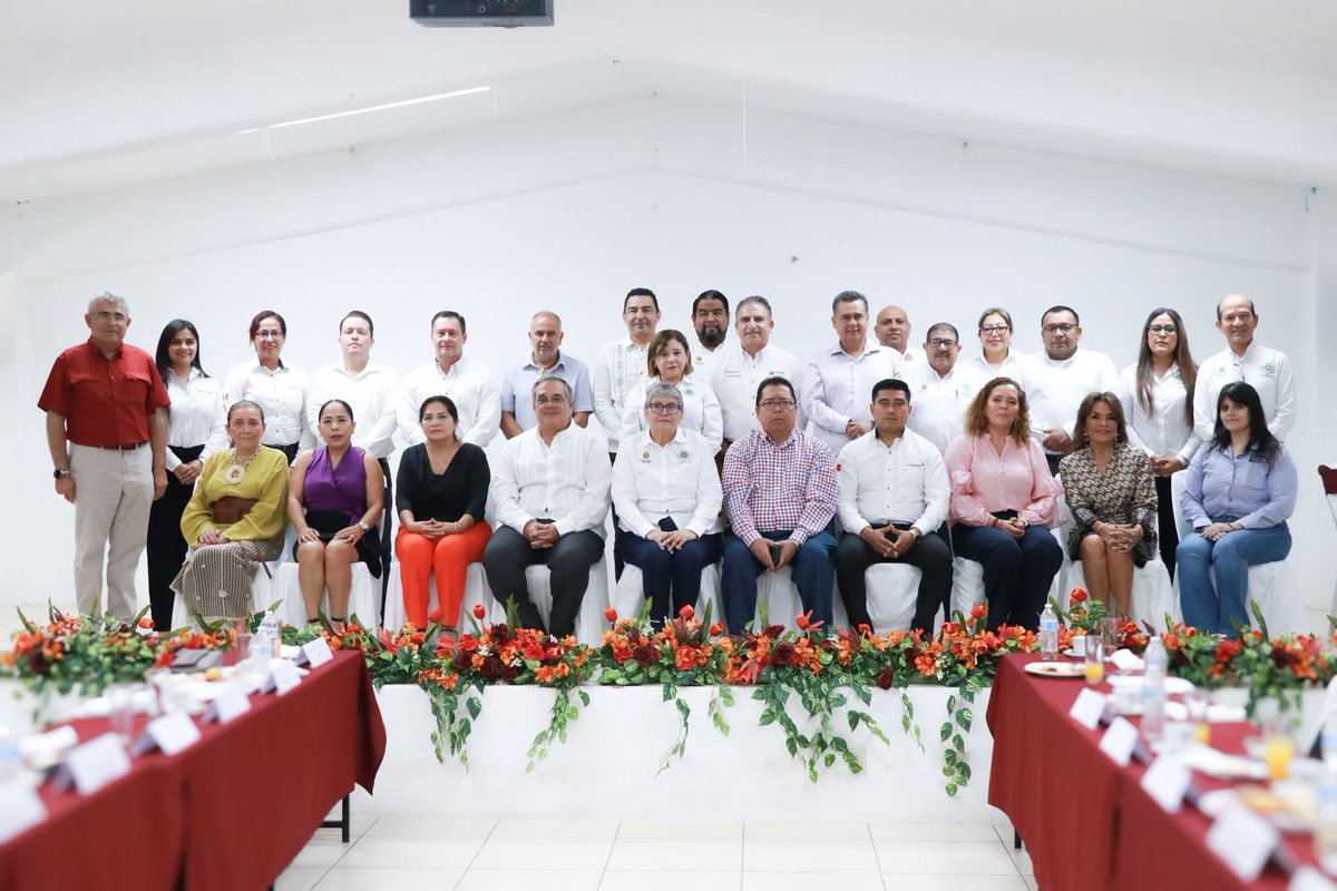 ITESCO_OFICIAL's tweet photo. Se llevó a cabo la reinstalación del Consejo de Vinculación, órgano estratégico que permitirá fortalecer el trabajo conjunto entre ITESCO y los sectores productivo, empresarial y gubernamental de la región. https://t.co/ykNvmbgYWu