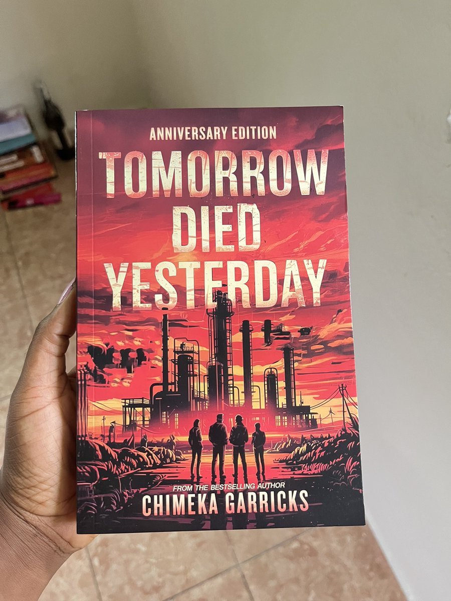 ihunanya____'s tweet photo. Jealous of anyone who gets to read this book for the first time.🥹 https://t.co/2xi6qdUu5K