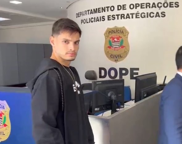Pablolsmartin's tweet photo. @Elpichula02000 Bobadilla já tá pronto pro crime https://t.co/Ws0bGm6DyA
