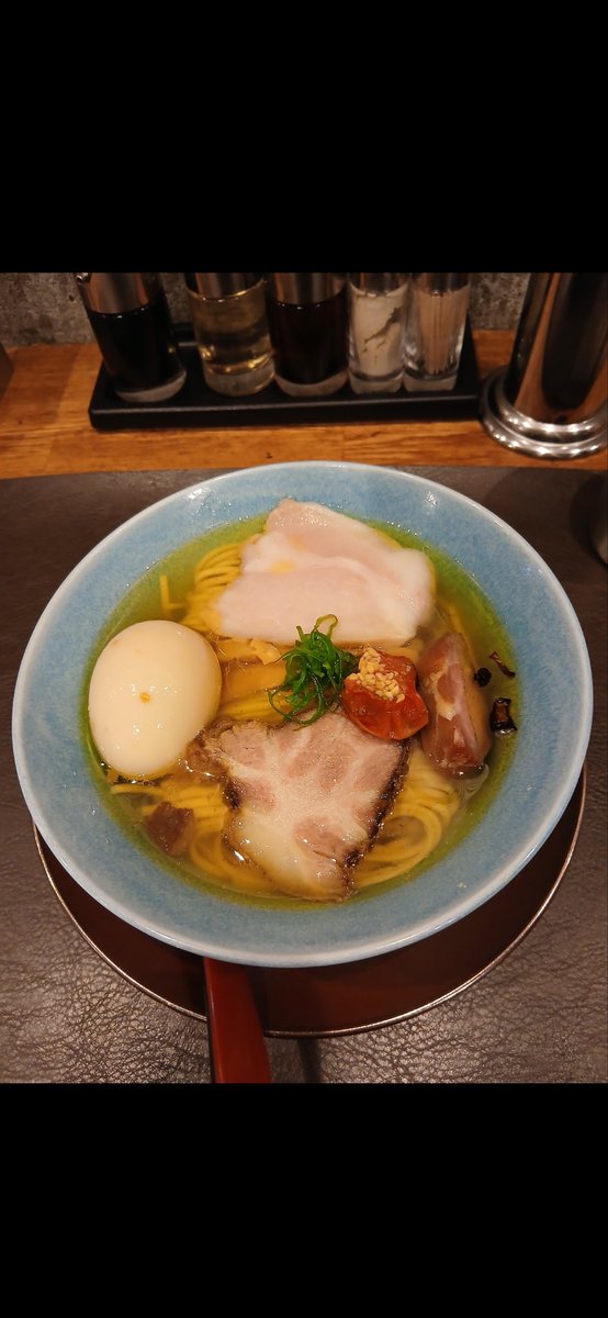 mendocoroaono's tweet photo. 本日メニュー
醤油らぁめん
塩らぁめん

限定
塩地鶏そば　

煮干しとイカ煮干しと秋刀魚節そば
本日はザラパツ麺です。
和え玉あります。

昆布水とつけそば

冷やし豚骨魚介つけめん

二郎系

汁なし二郎系

本日もよろしくお願い致します。
お心遣いいただきありがとうございます😊 https://t.co/bGpgupOSva