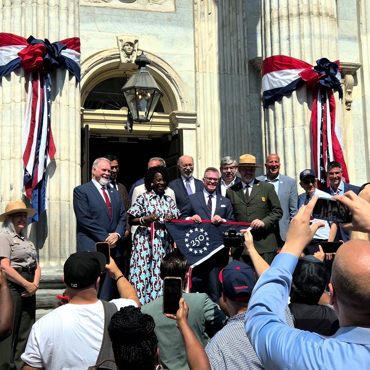 GlobalPhila's tweet photo. The First Bank of the United States has officially reopened as a museum! This National Historic Landmark is now open to the public, celebrating Philly history and the Nation’s 250th.  

Learn more about the First Bank and other NHLs on our website 👇

https://t.co/wsPyTujweF https://t.co/0fWIvkLHYU