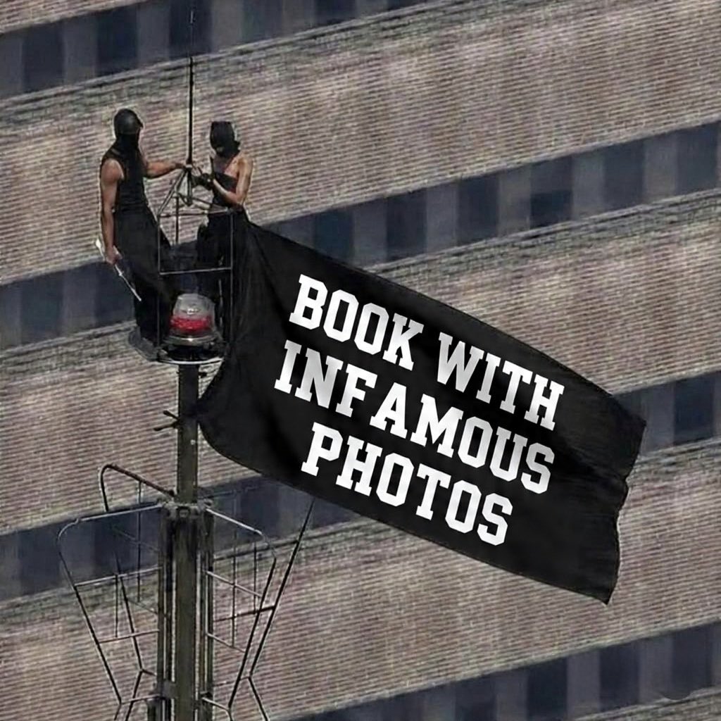 InfamousPh0t0s's tweet photo. Incase y’all needed a sign to book a photoshoot with me, here it is 📸 #chicagophotographer https://t.co/gXNulKW31Q