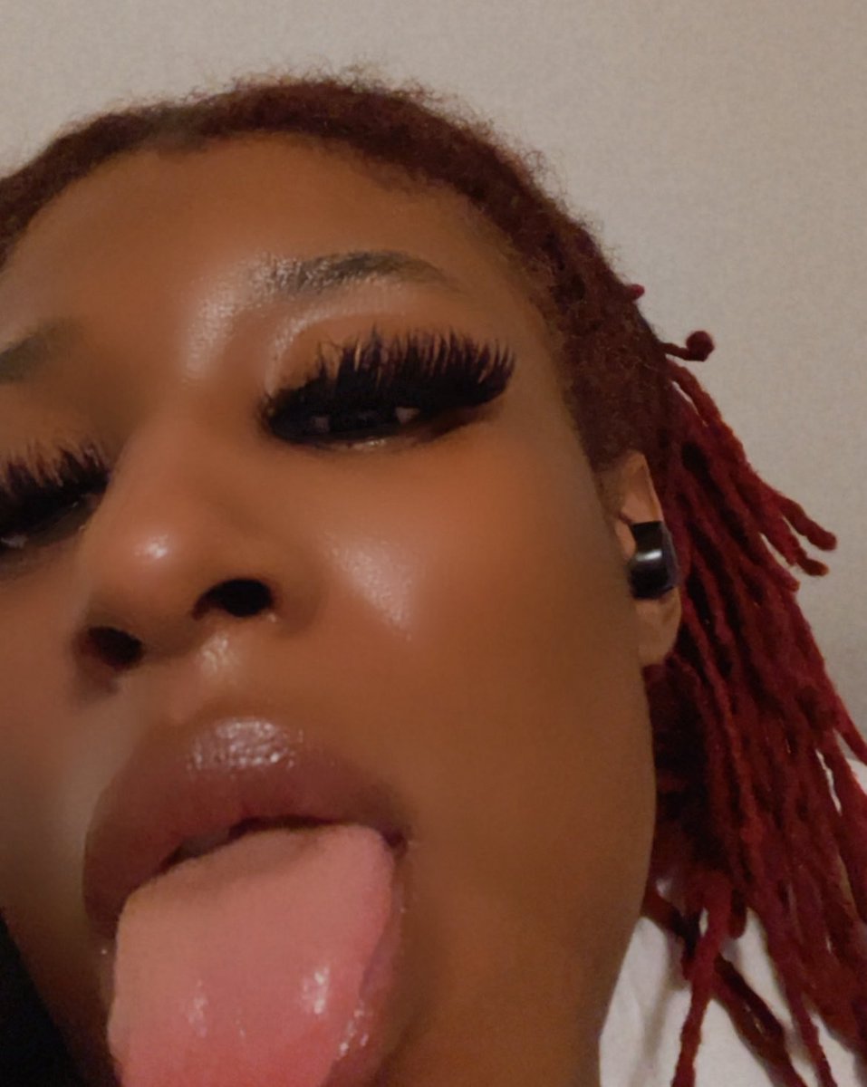 Akasha_lacancer's tweet photo. 💜💋random photo dump on a Thursday 🌙#fyp #here https://t.co/G23X1F00MU