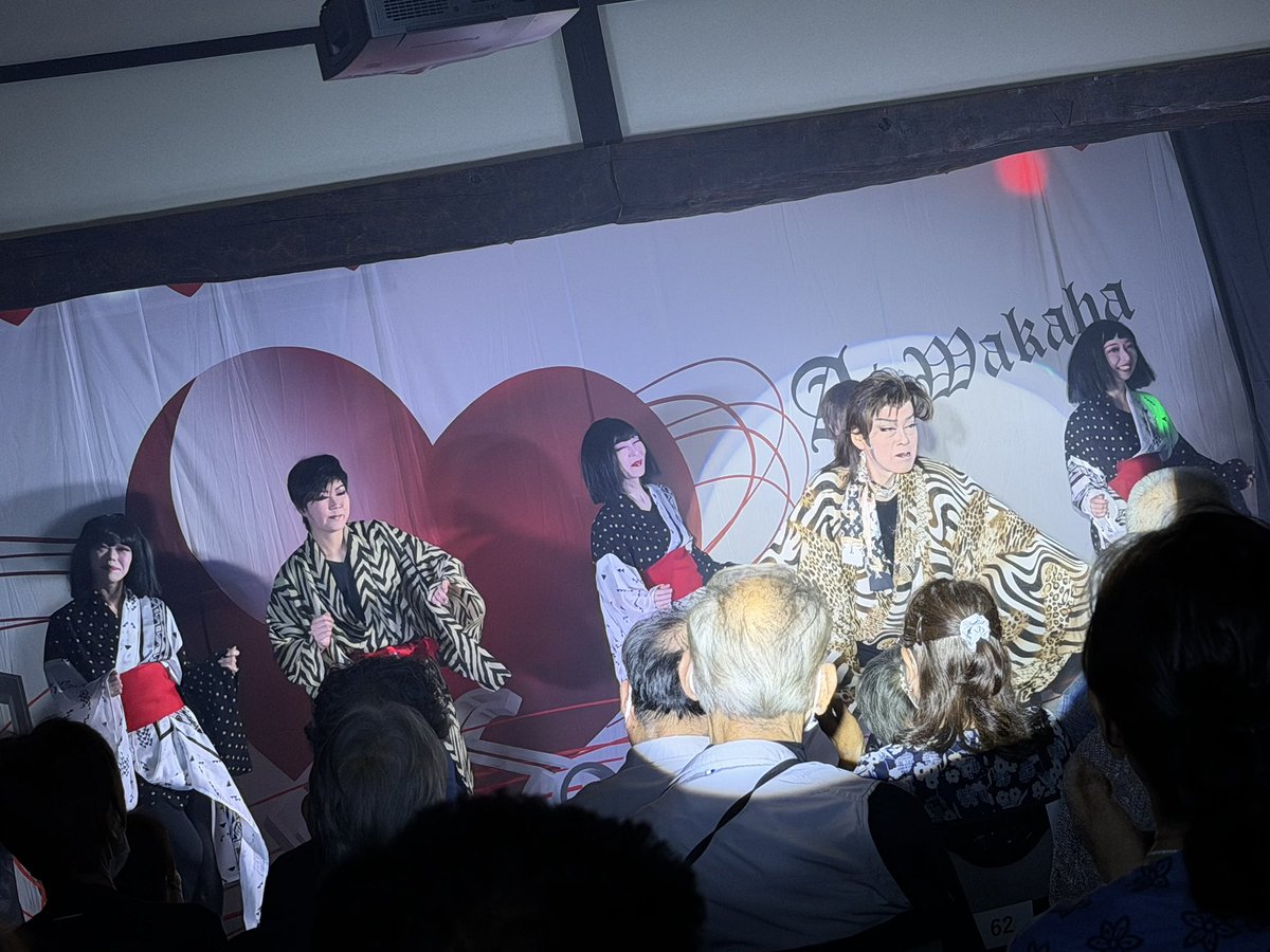 araiken's tweet photo. 【6/28 久喜市で伝統的芸能・大衆演劇！】

天然温泉 森のせせらぎなごみで、"第3回若葉劇団 公演"のお芝居、舞踊ショーを観劇(^^)

あっという間のショーでした！

若葉愛座長、加須市観光大使・大宮恵ちゃんを始めとする出演者の皆さん、関係者の皆さん、ありがとうございました☆

8月の次回公演も決定！

<第4回若葉劇団公演2days>
▶︎ 2026年8月1日(土),2日(日) 両日13:00〜
▶︎ 天然温泉 森のせせらぎなごみ
https://t.co/FeIFOcD3Zo

#久喜市 #久喜 #菖蒲 #栗橋 #鷲宮 #議会 #議員 #議員活動 #大衆演劇