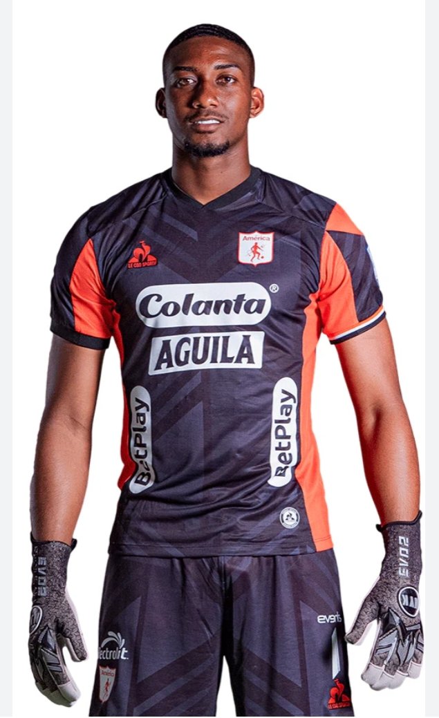 LosBoyaca's tweet photo. NOTICIAS DEL BOYACÁ CHICÓ
Luis David Quintero, portero(28)(1.87) es nuevo jugador del Boyacá Chicó, proviene del América de Cali, bienvenido.. https://t.co/lNbqoOTKYZ