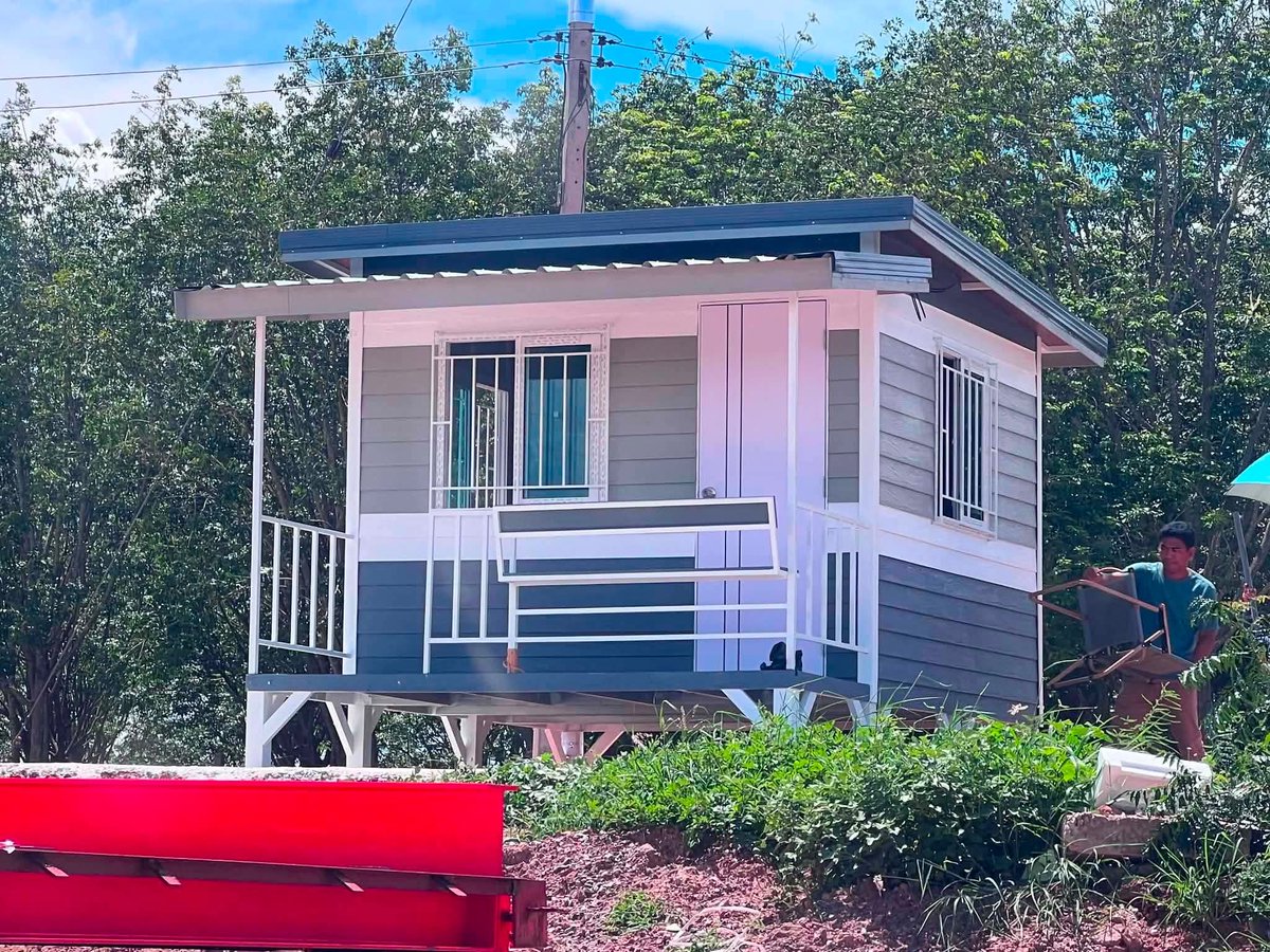 Santa08232871's tweet photo. Ready-to-Ship Knock-Down Tiny Home! 🏠Price: $2,380 USD (Approx. 79,000 THB) – Ready to lift and transport!Size: 2.4 x 4.40 metersLayout: 1 Bed | 1 Bath | Front BalconyBonus: 📩 Message us today to order or customize yours!
Whatapp +66815576669
#Tiny #house https://t.co/xvpONf941h