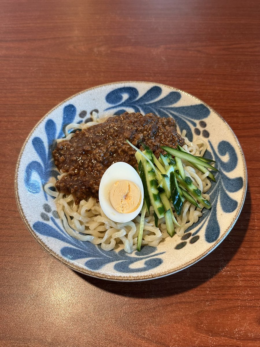 _okimaro_'s tweet photo. おはようございます🌺

日替わりランチは、ジャージャー麺です！！
OPEN11:00-23:00🥢
本日も宜しくお願い致します💓💓 https://t.co/1ijE26OIFx