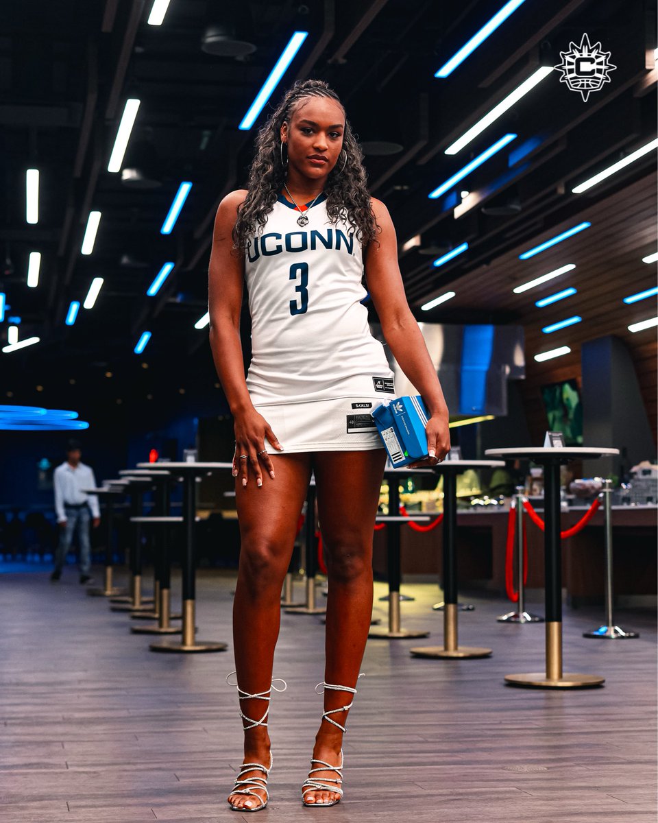 ConnecticutSun's tweet photo. Calling all Huskies 💙🐾

#GetClose | #CTSun https://t.co/9PHQna2MSS
