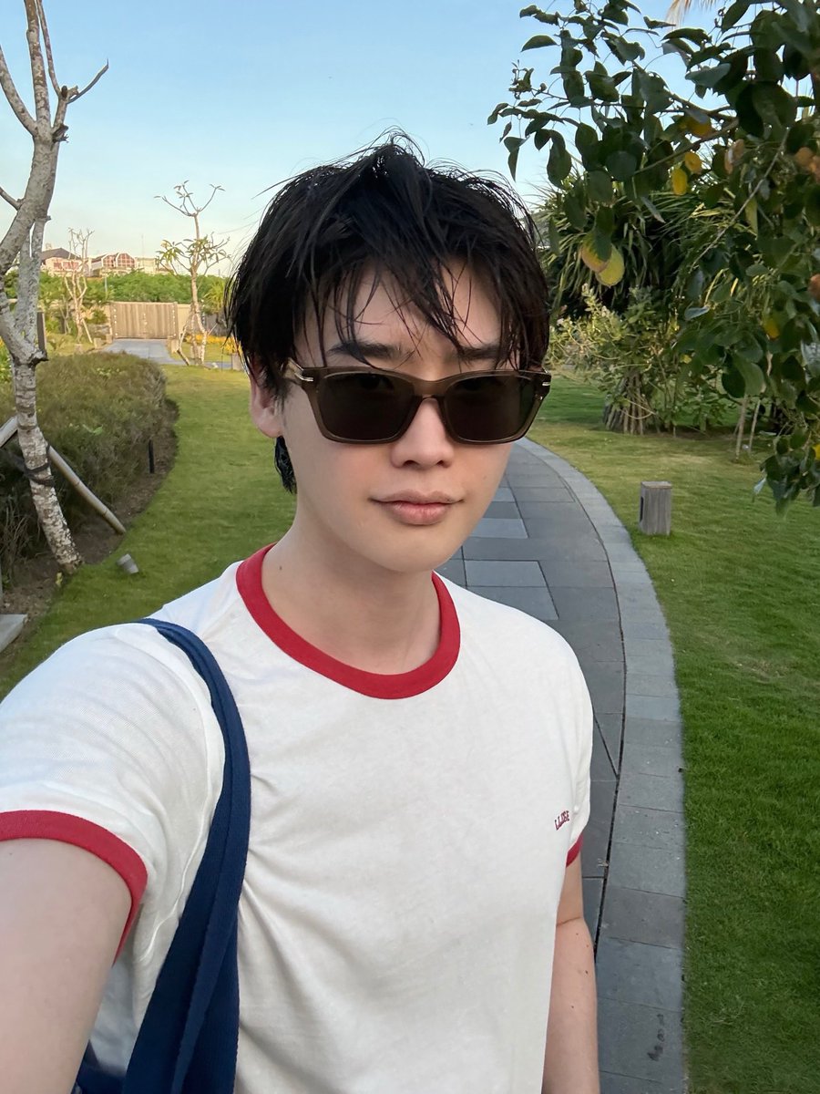 mojiddot's tweet photo. [똧별업✨] 🚶🚶‍♂️🏊‍♂️🌅🌊😁

#이종석 #leejongsuk #jongsuk #イジョンソク https://t.co/t4HqQgGUZL