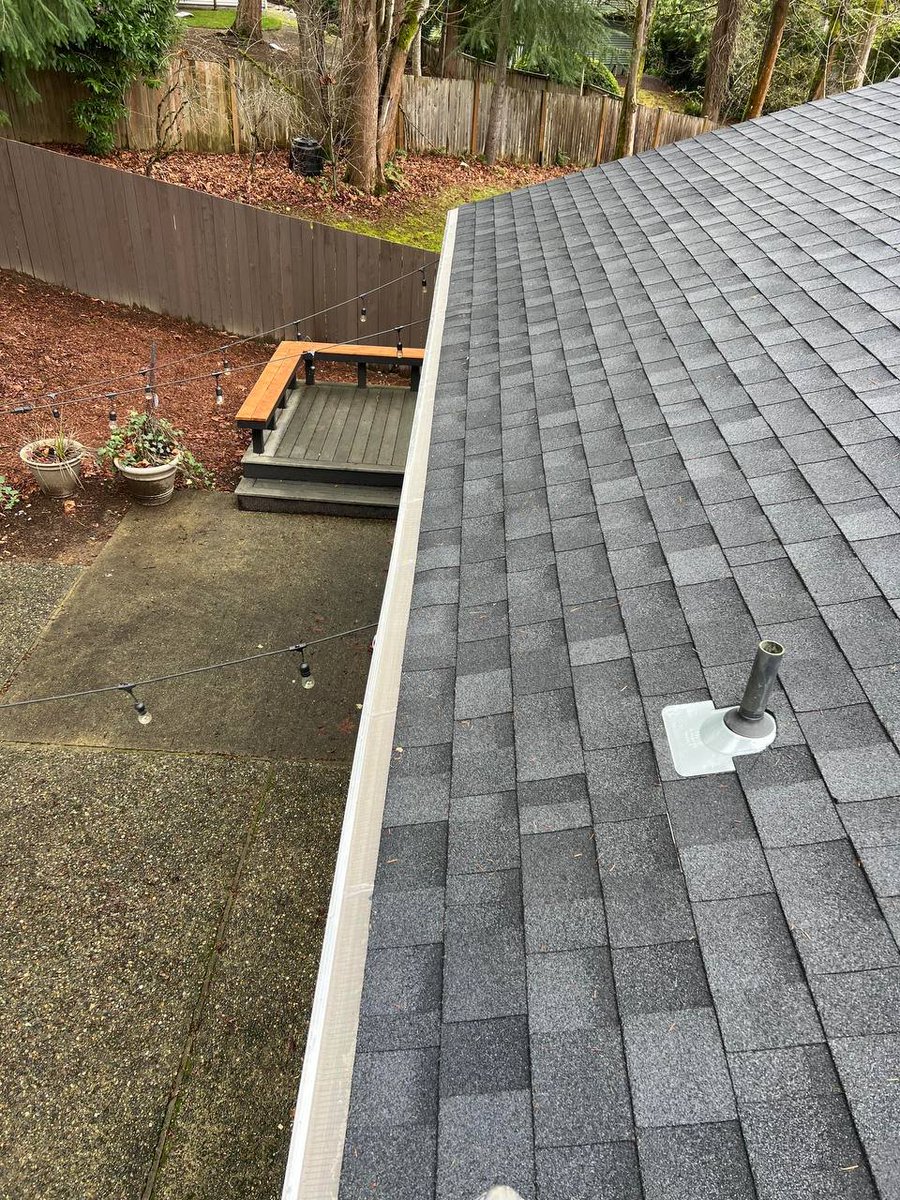 Lalitapolanco's tweet photo. One less thing to worry about this season. ✔️
Clean gutters + new gutter guards = better drainage and less cleanup down the road.
#HomeImprovement #GutterGuard #GutterCleaning #HomeOwner #RoofMaintenance #HouseGoals #DIYProjects #PropertyMaintenance #WeekendVibes https://t.co/1oghH2aZGI